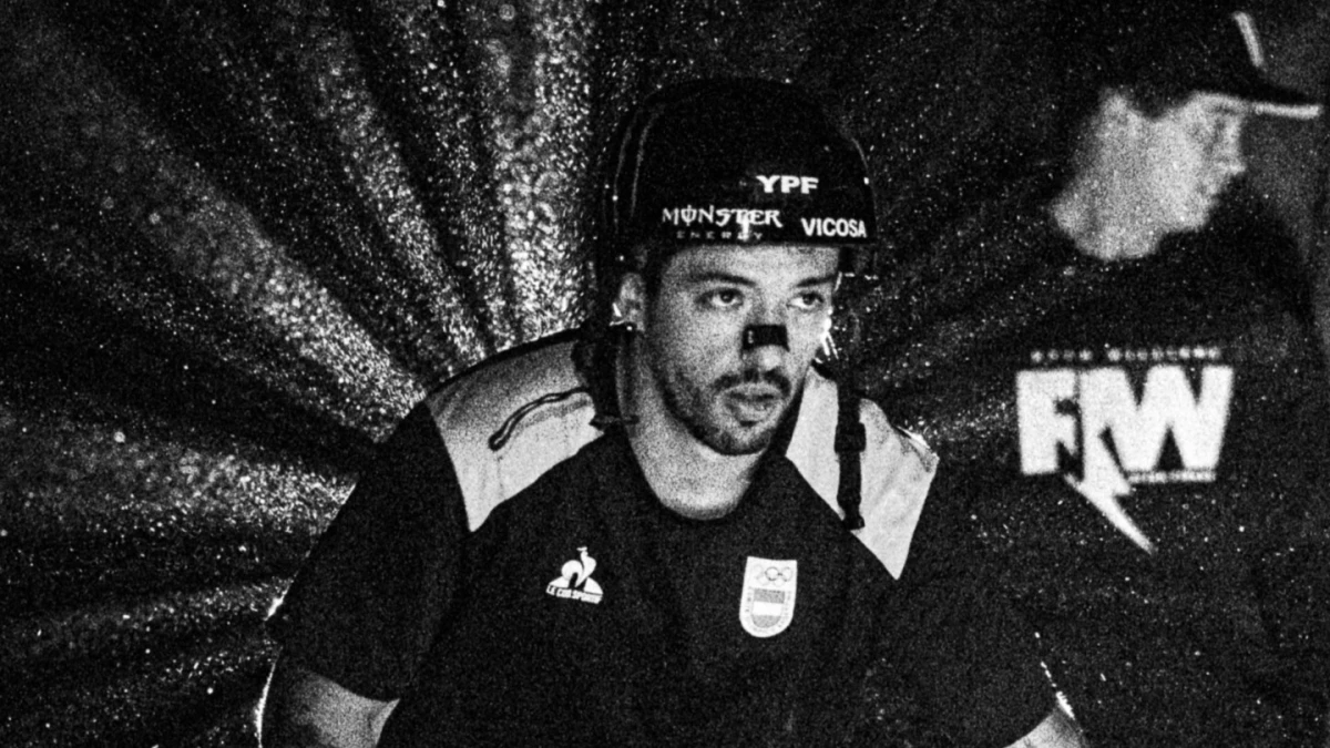 El Maligno se subió al podio en Francia. Foto: @fiseworld