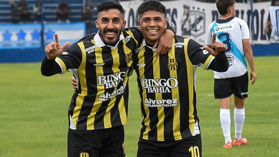 Olimpo logró una valiosa victoria en Puerto madryn ante Guillermo Brown y lidera la Zona 4 del Federal A. Foto: prensa Olimpo