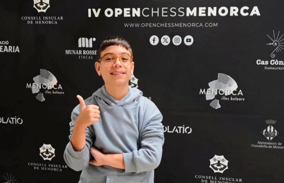 Foto: Prensa Abierto de Menorca. El argentino Oro arrancó con el pie derecho