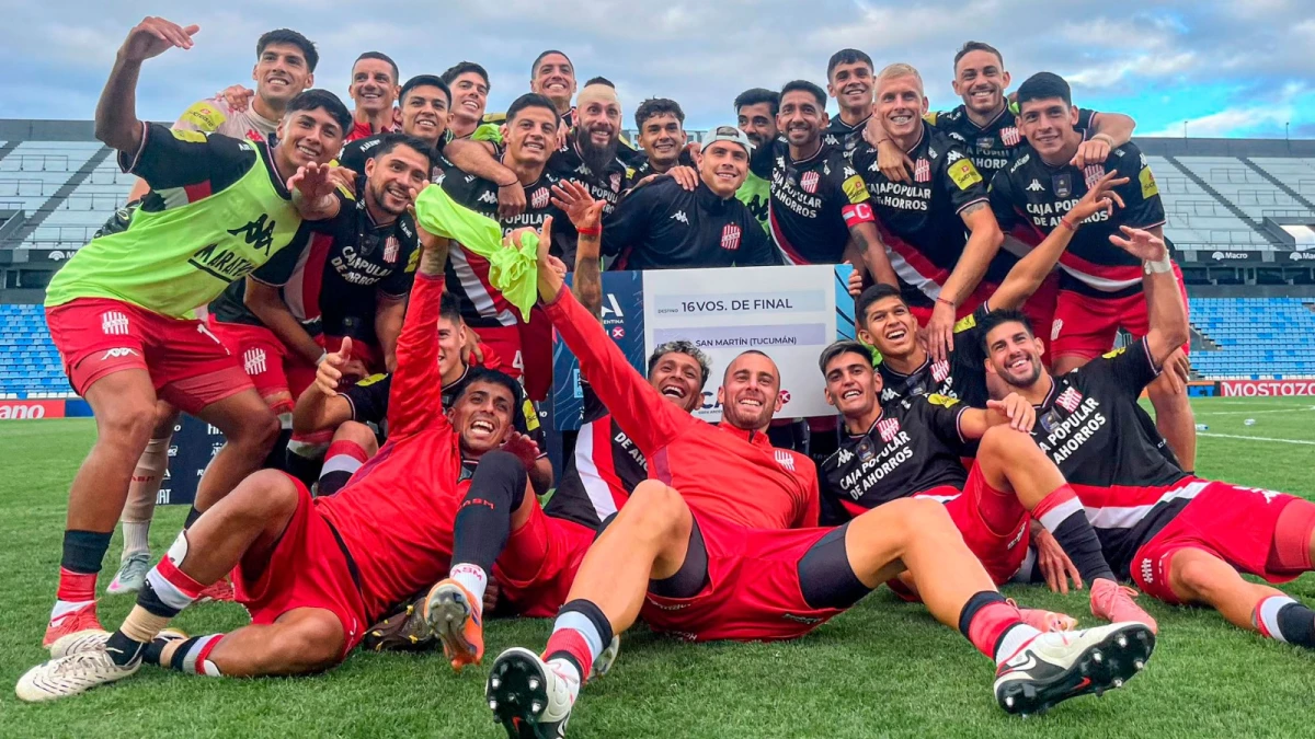 San Martín de Tucumán festeja el pasaje a los 16avos de final de Copa Argentina. Foto: @CASMOficial