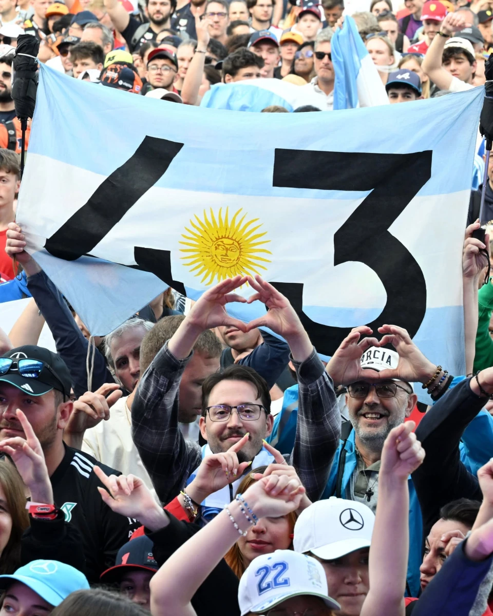 Los fanáticos de Colapinto y una postal que se repetirá el 26. Foto: @F1