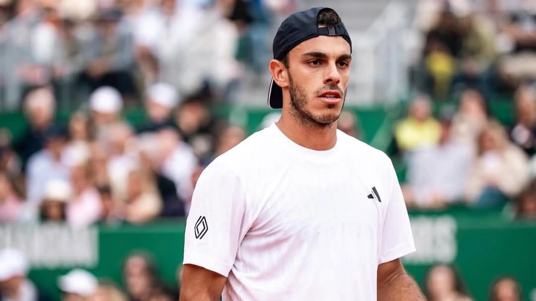 Cerúndolo no pudo avanzar a los octavos de final en Montecarlo, donde esperaba el italiano Jannik Sinner.