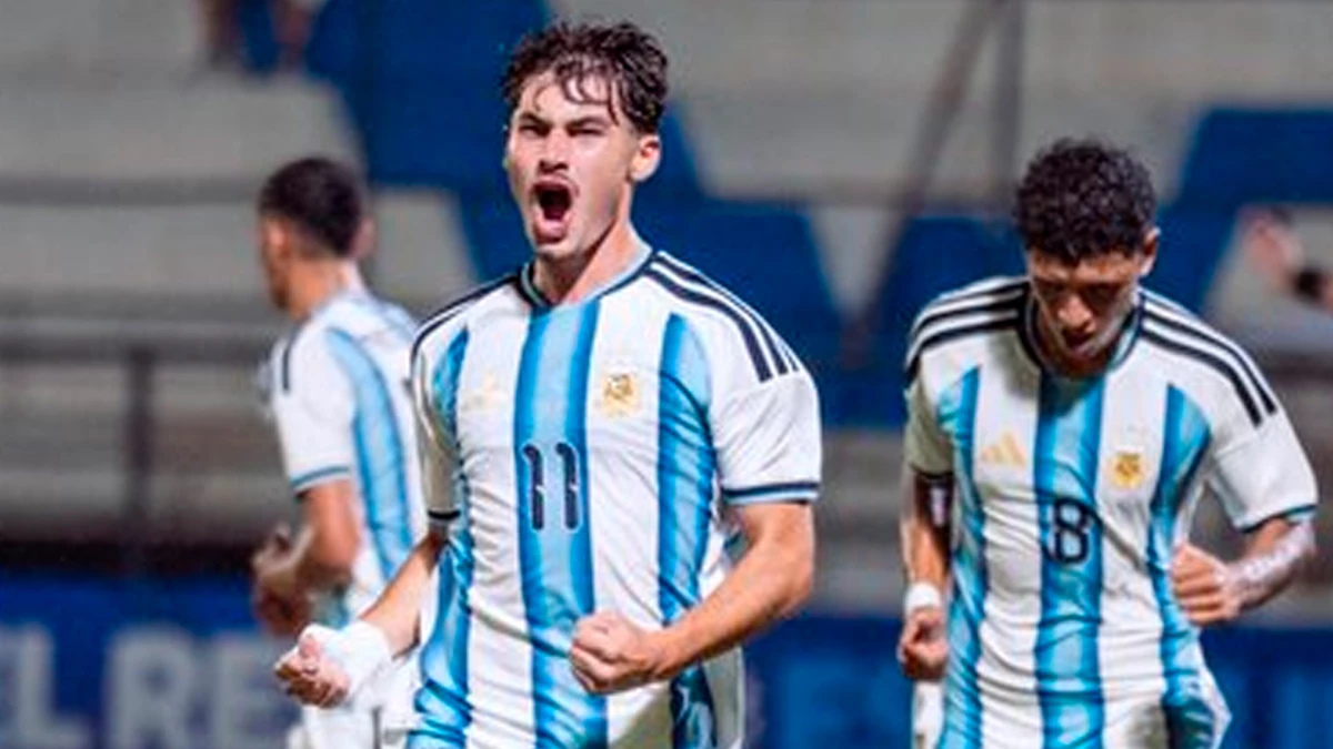 Foto: Juan Policella, el jugador de Vélez, marcó dos goles en la victoria por 3 a 2 del Sub 17 ante su similar de Venezuela