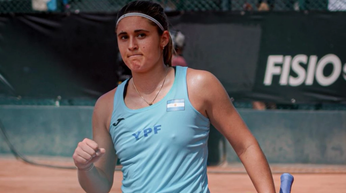 Julia Riera venció a la brasileña Gabriela Ce y emparejó la serie entre Argentina y Brasil por la Billie Jean King. Foto: prensa Asociación Argentina de Tenis (AAT).