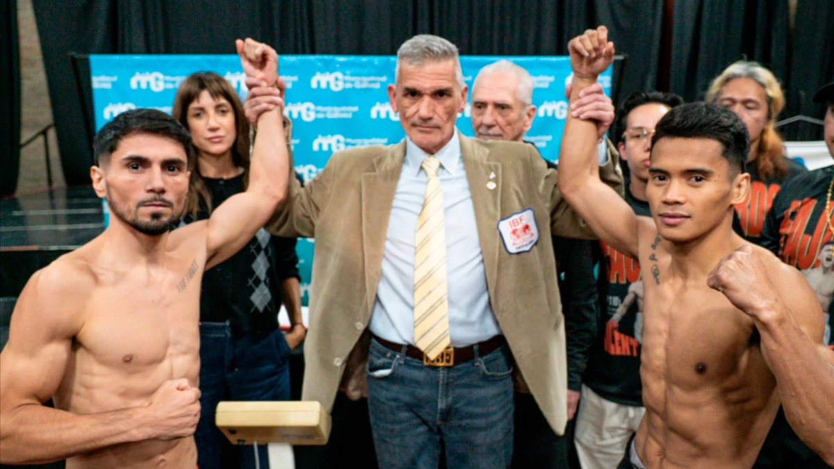Tobías Reyes y el filipino Fajardo en la ceremonia de pesaje de cara al combate | Foto: Prensa OR Promotions Bruno Ciancaglini