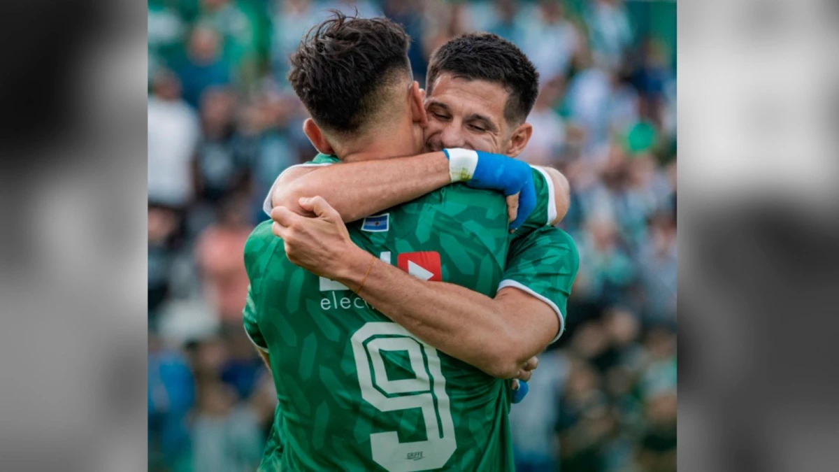 Foto:@Oficial_CASM. Festejo de Bruno Nasta, tras la obtención del segundo gol de San Miguel, que superó por 2-1 a Deportivo Morón