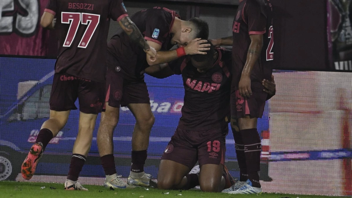 Yoshan Valois marcó el gol de la victoria del Grana para quedarse con el Clásico del Sur.Foto: “X” de Club Lanús (@clublanus).