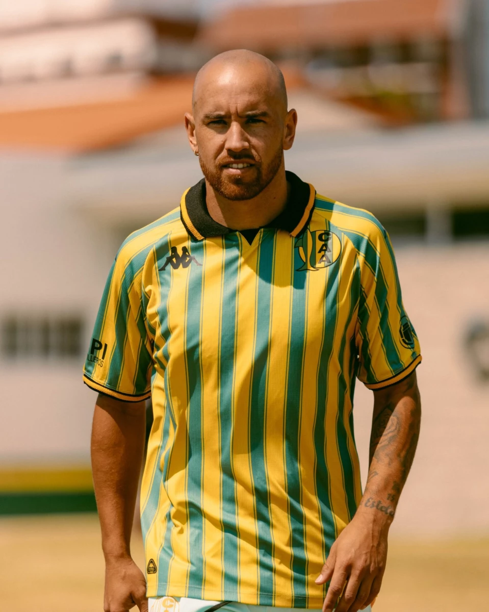 Foto:@clubaldosivi. El atacante uruguayo Junior Arias es otro de los “borrados” por la Comisión Directiva