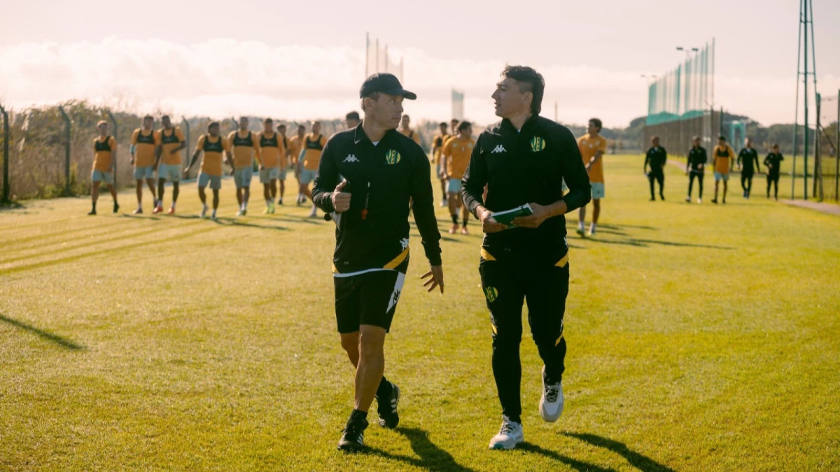 Damonte y su ayudante Pablo Lugüercio. Foto: Aldosivi.