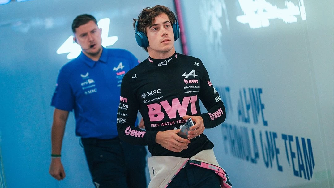 Franco Colapinto probó su coche A526 en el circuito de Silverstone. (Foto: @AlpineF1Team)