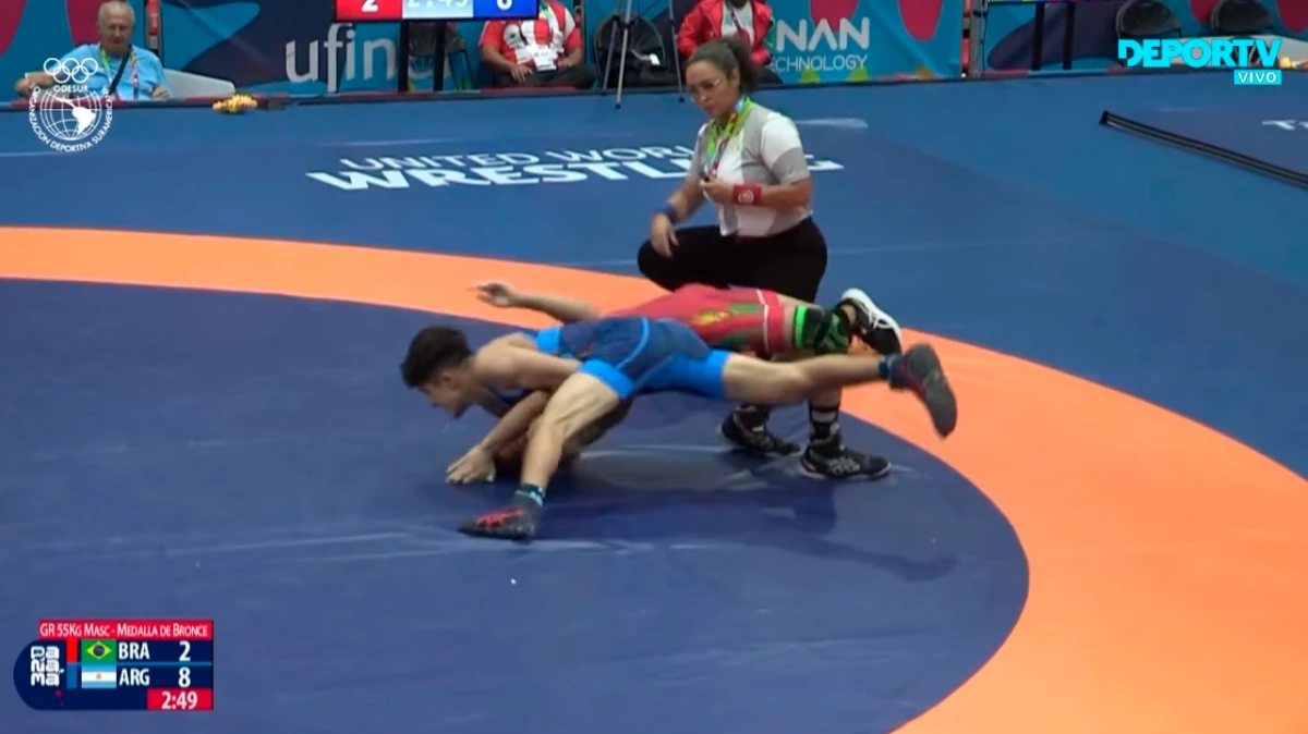 Spinaci se subió al podio en la categoría de hasta 55 kilos en lucha grecoromana en Panamá 2026 | Foto: Imagen YT Deportv