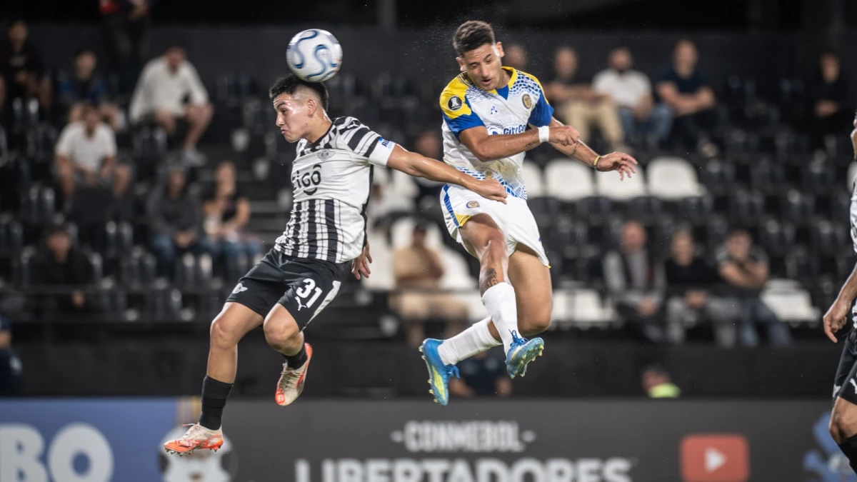 Foto: Con insistencia, paciencia y una buena dosis de buen juego, Rosario Central venció por 1 a 0 a Libertad en Paraguay