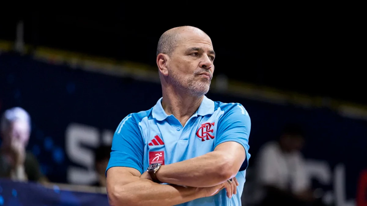 Sergio Hernández dejó de ser el entrenador principal de Flamengo tras las dos derrotas en el Final Four de la BCLA | Foto: FIBA AMERICAS