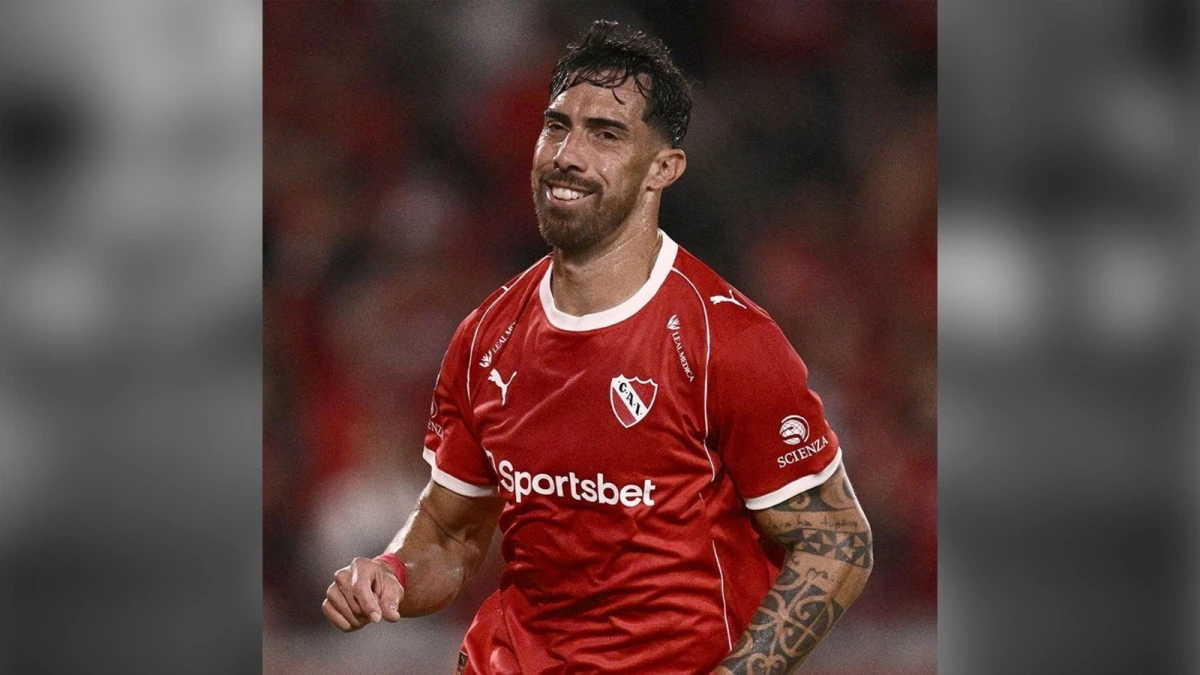 Foto:@LigaAFA. El paraguayo Avalos sigue encendido y marcó el primero del Rojo en Avellaneda