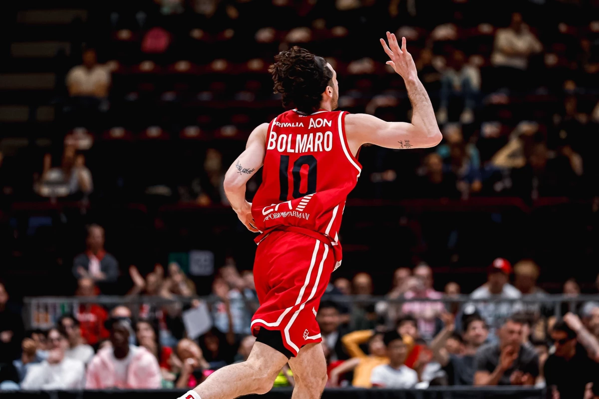 Foto:@OlimpiaMI1936. El cordobés Bolmaro llegó desde el banco y aportó 24 puntos en 17 minutos