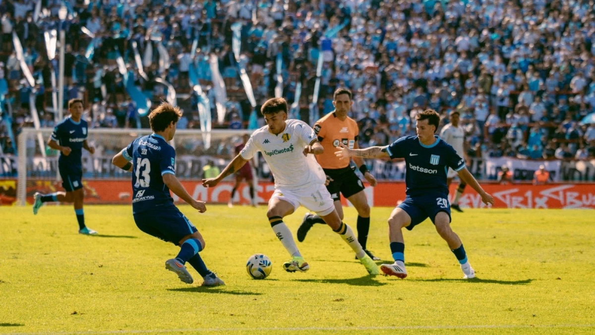 Aldosivi y Racing igualaron 1 a 1 en Mar del Plata, por la decimoquinta fecha del torneo Apertura. Foto: @clubaldosivi &nbsp;