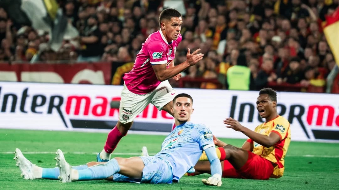 Santi Hidalgo marca su gol ante el Lens. foto: @Ligue1.