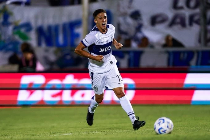 Nicolás Barros Schelotto marcó el tercero y definitivo gol de Gimnasio frente a Acassuso. Foto: @Copa_Argentina&nbsp;
