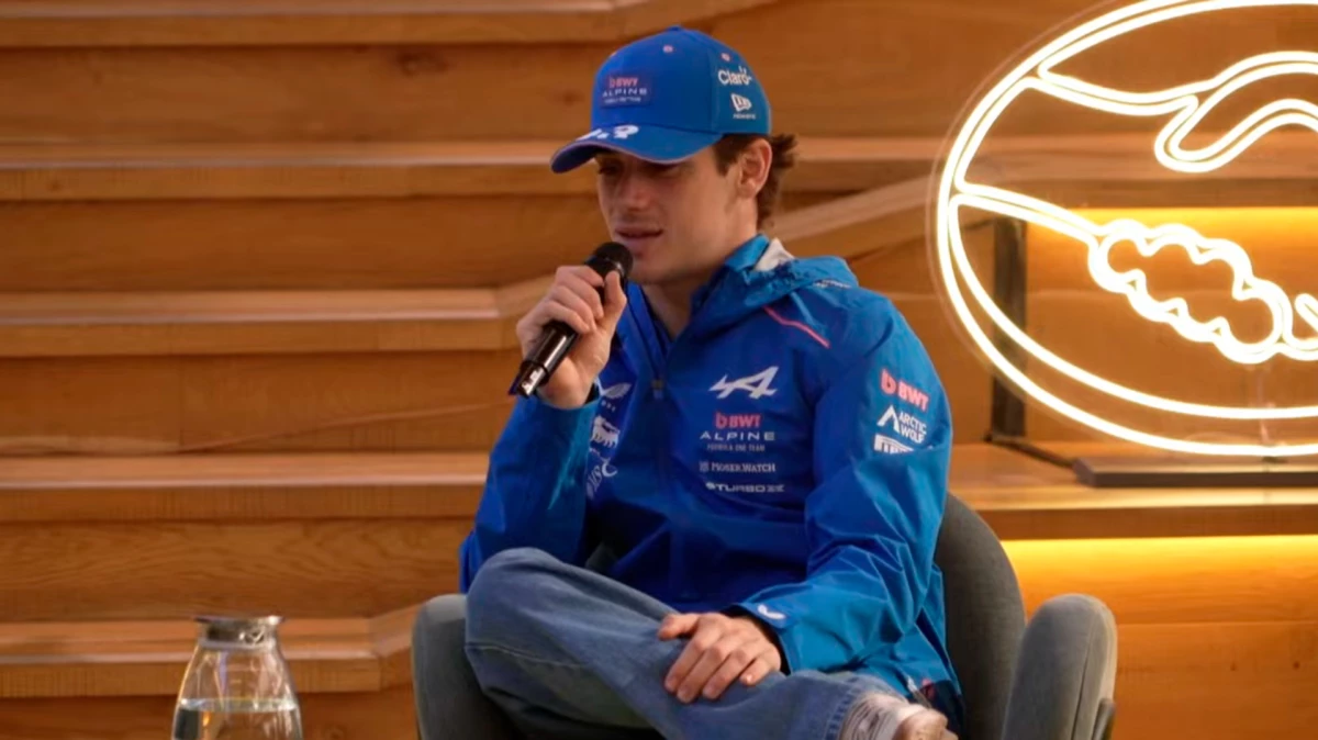 Franco Colapinto brindó una conferencia de prensa en una de las oficinas de su principal sponsor en Buenos Aires.&nbsp;