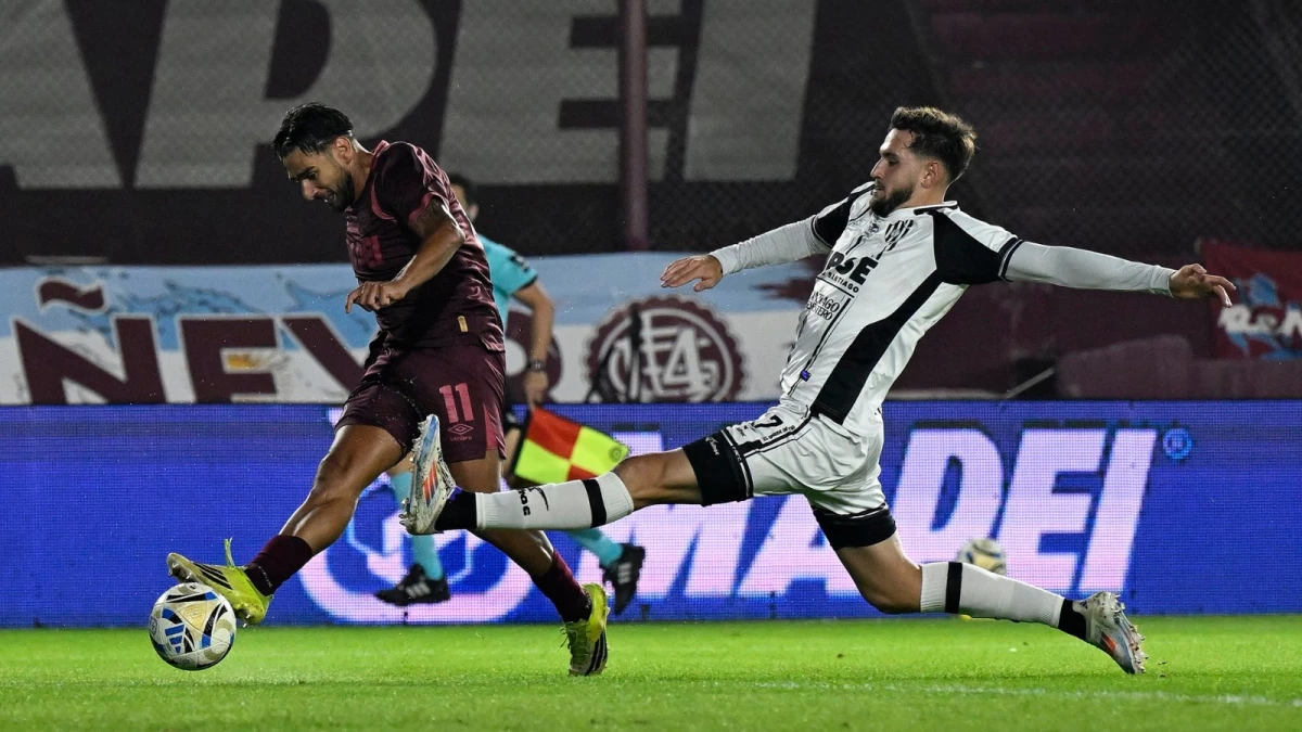 Foto: Eduardo Salvio tuvo dos opciones claras de gol, una en cada tiempo, para un Lanús que no pudo concretar.