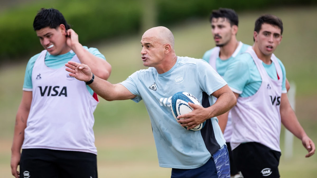 Nicolás Fernández Miranda, entrenador de Los Pumitas. Foto: Prensa UAR.