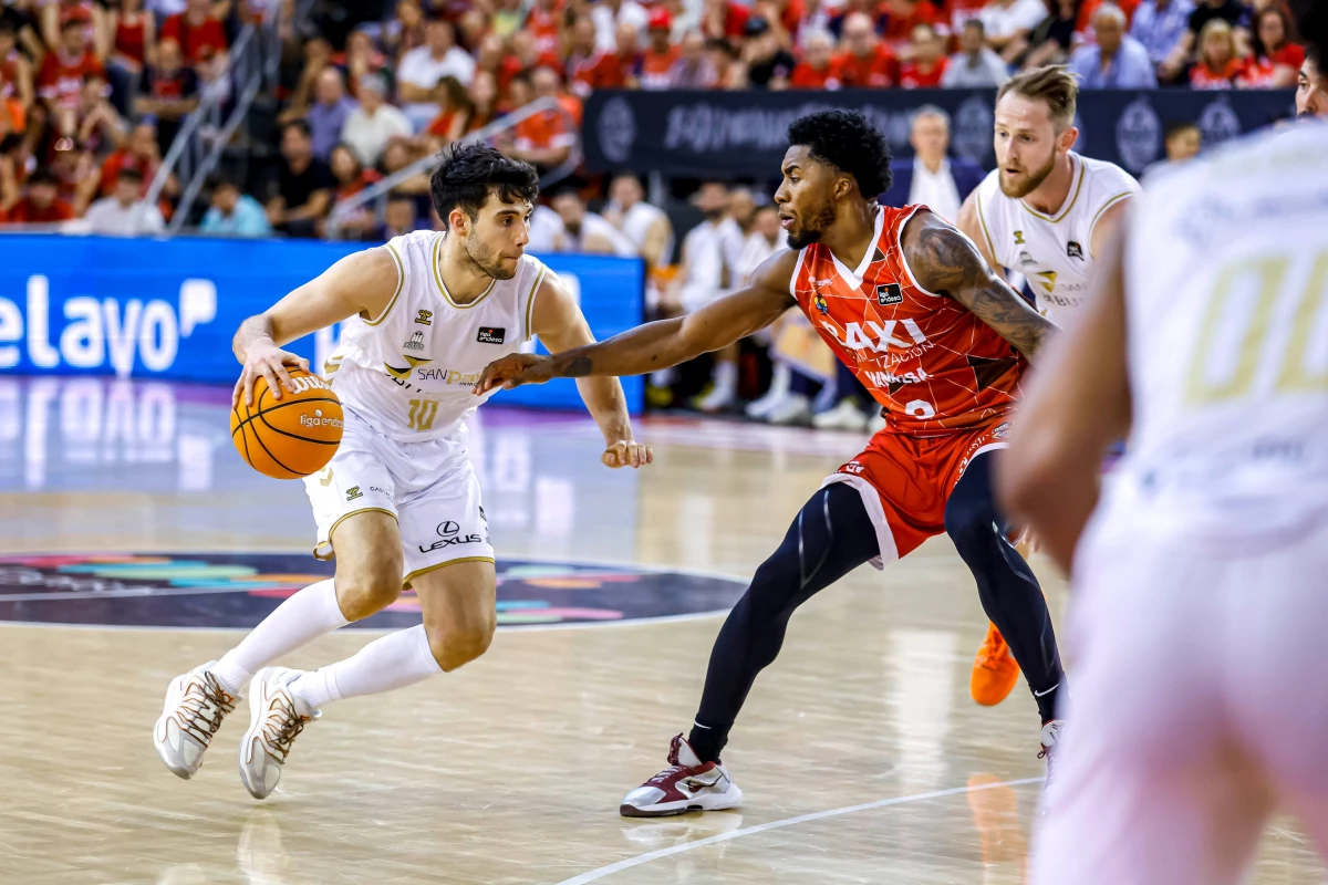 Foto: Prensa BaxiManresa. El argentino Corbalán encestó 25 puntos y entregó 5 asistencias para San Pablo Burgos, que ganó y cree en la salvación