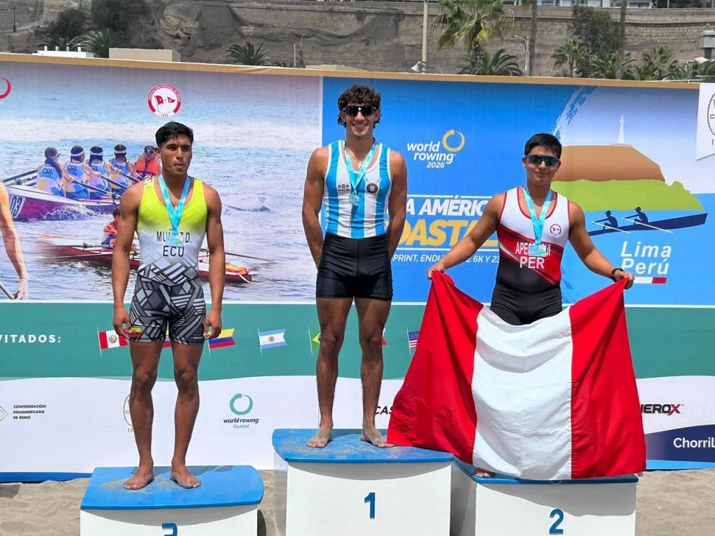 Foto: Club Regatas Lima. El marplatense Ferrer Ferrero quedó en lo más alto del podio en la Copa América de Remo en Perú