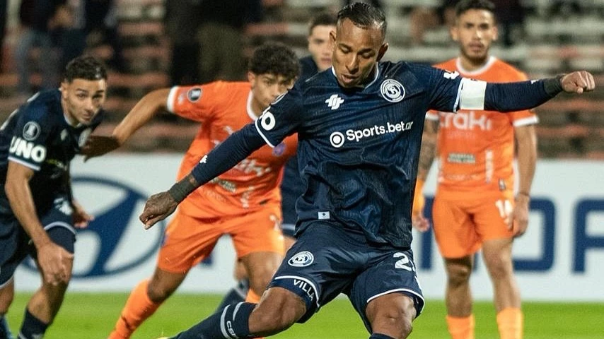 Villa volvió a gol con un tanto de penal, después de 226 días sin marcar. foto: @csir.oficial.