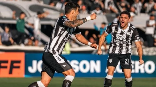 Foto: Ezequiel Muñoz festeja el primer gol de Gimnasia de Mendoza en la victoria ante Defensa y Justicia por 2 a 1. Foto: @GimnasiaMendoza