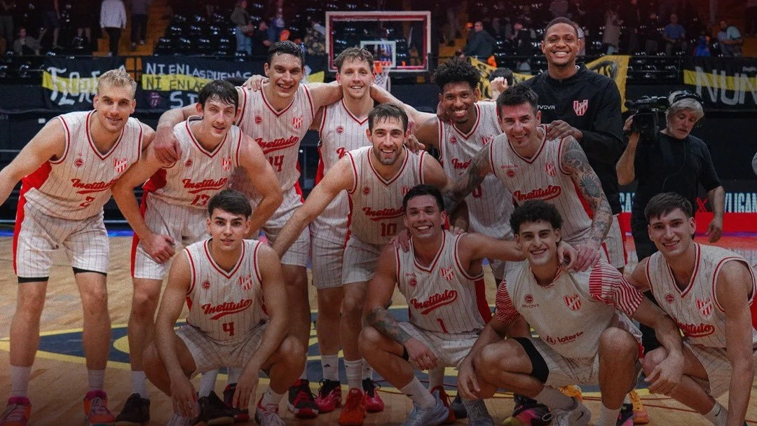 Foto: Instituto sigue siendo protagonista en la Liga Nacional y esta vez eliminó a Obras Basket para meterse en cuartos de final.