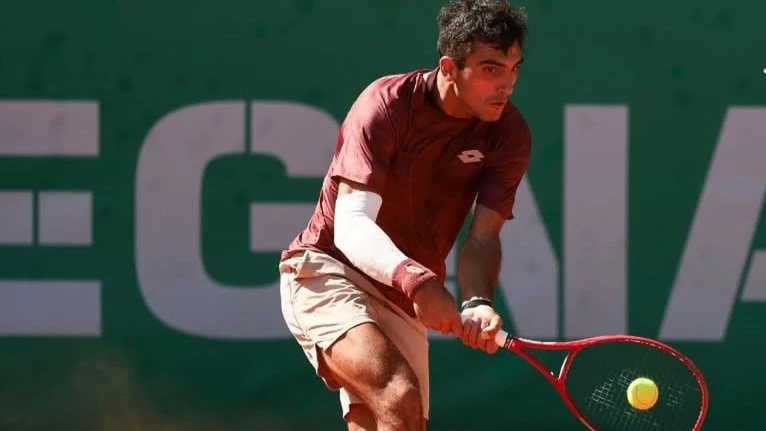 El argentino Burruchaga se despidió en primera ronda del Masters 1000 de Roma. (Foto: @SardegnaOpen)