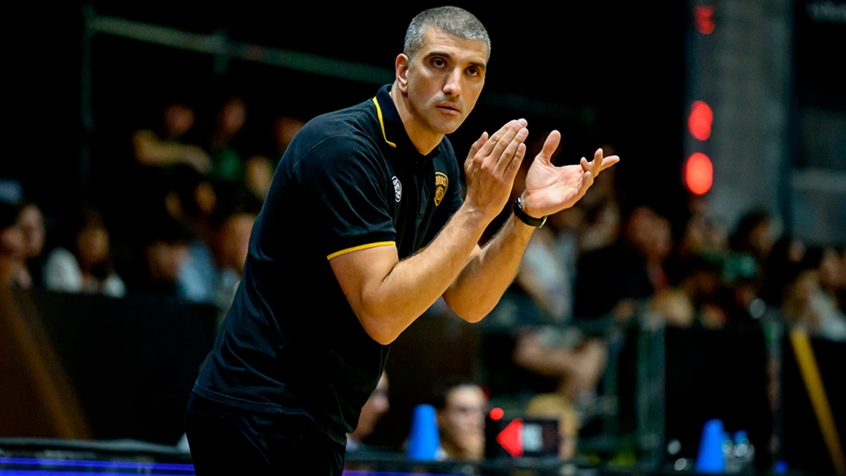 Guido Fabbris, el entrenador de Obras con el que cerró al temporada 202627 | Foto: Obras Basket
