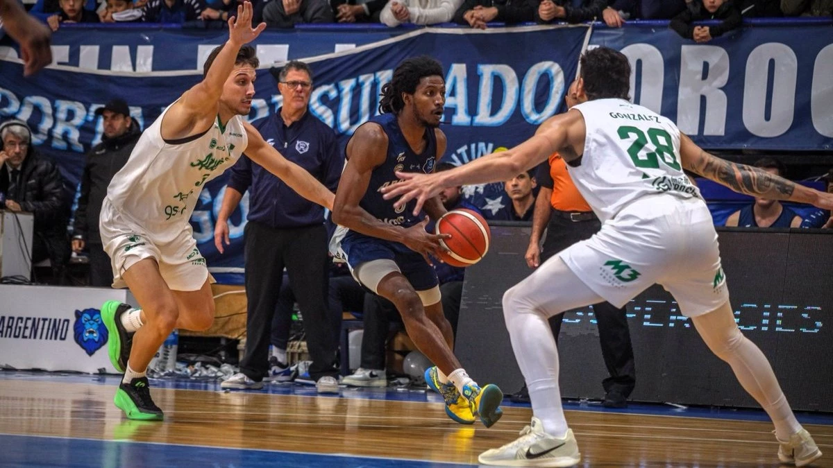 Foto: Atenas descendió por segunda vez, ahora en Junín, donde Argentino volvió a salvarse en un repechaje por la permanencia.