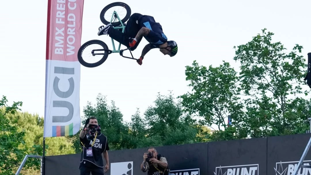 El vuelo del Maligno en Francia. Foto: @drop.bmx@fatbmx