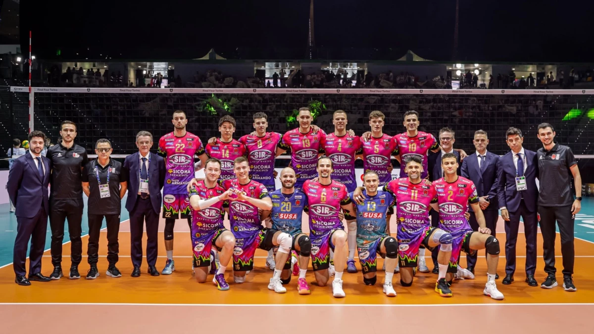 Agustín Loser (8) y Sebastián Solé (11) jugarán la final de la Champions League.Foto: Champions League Volley (@CEVolleyballCL).