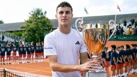 Juan Manuel Cerúndolo se quedó con el Challenger de tenis de Bordeaux. Foto: @ATPChallnenger &nbsp;