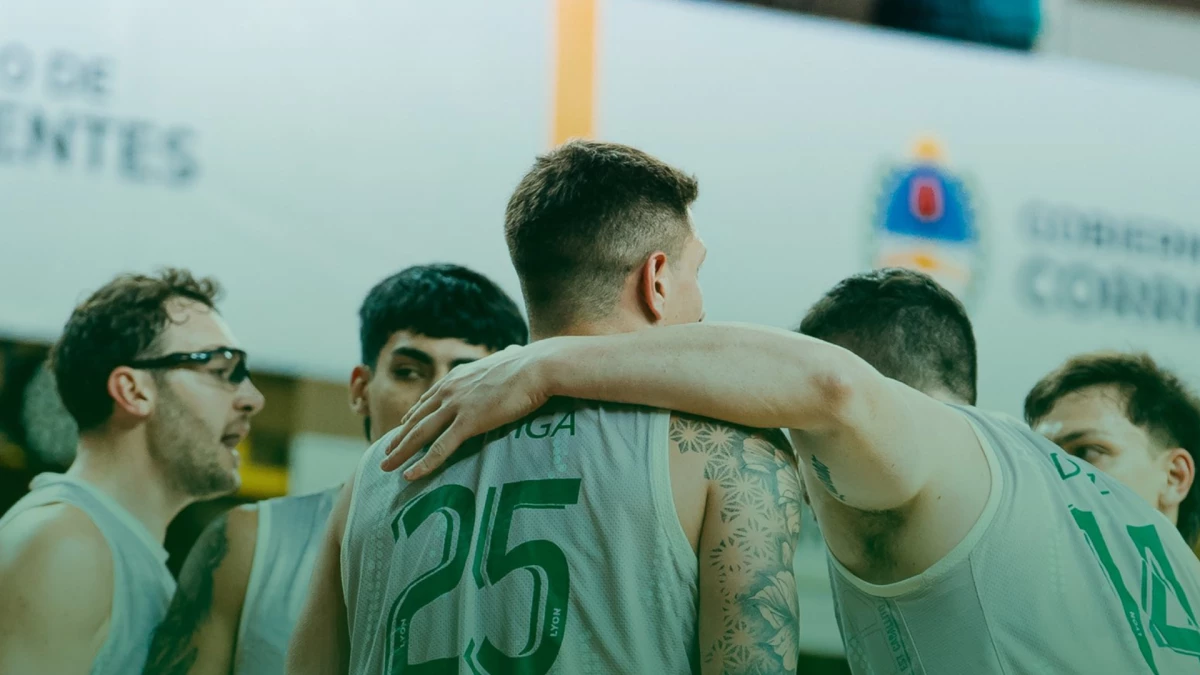 Foto: Ferro se llevó la serie ante Regatas en Corrientes con un final de película.
