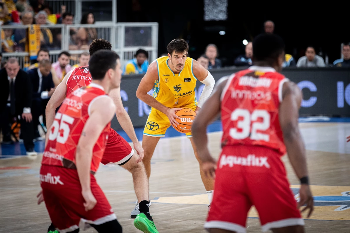 Foto:@GranCanariaCB. El santafesino Nicolás Brussino sumó 13 puntos y tomó 5 rebotes
