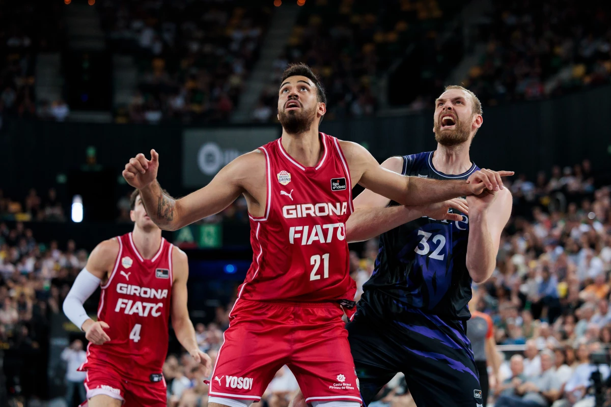 Foto:@ACBCOM. El argentino Juan Fernández regresó a la actividad, tras una lesión en el pie derecho que lo mantuvo alejado por cuatro meses. Anotó 5 tantos en 20 minutos.&nbsp;