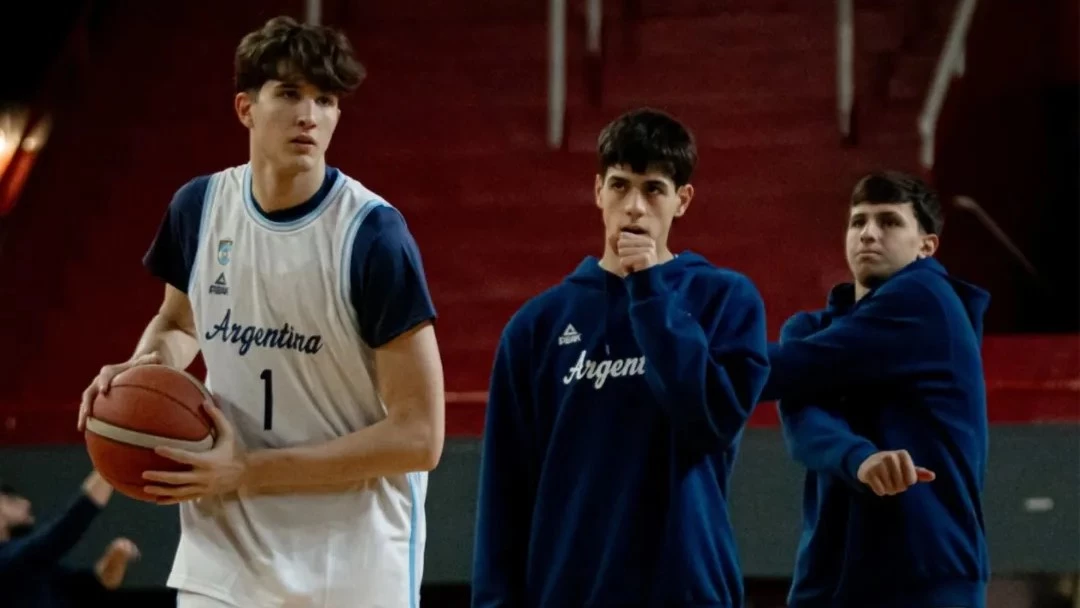 Lautaro Basualdo (1) uno de los jóvenes que ya juega en Europa. Foto: @cabboficial