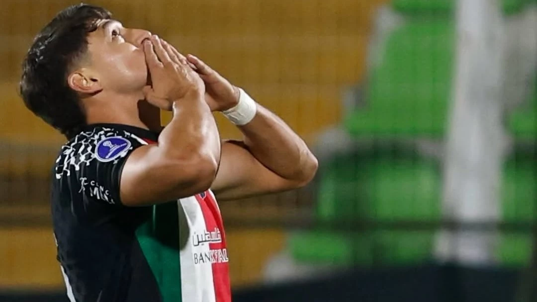 El catamarqueño Nelson Da Silva festeja su gol para Palestino. foto: @palestino.