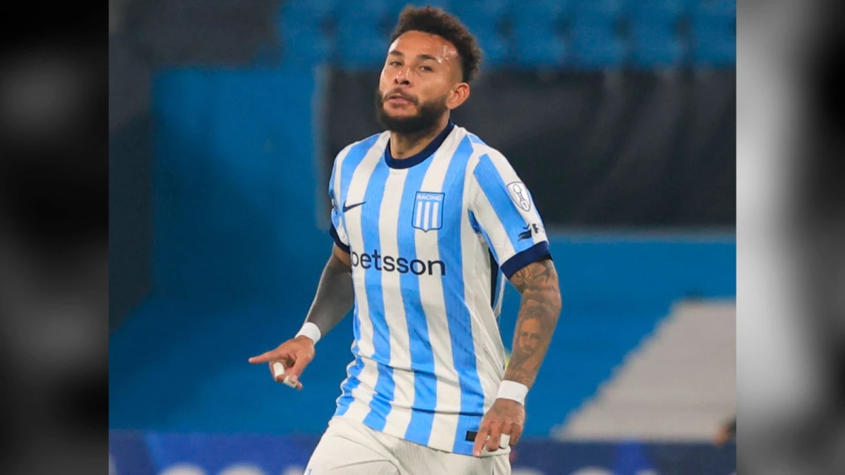 Foto: Duván Vergara celebra su gol, el primero de Racing en el 2-0 sobre Independiente Petrolero.