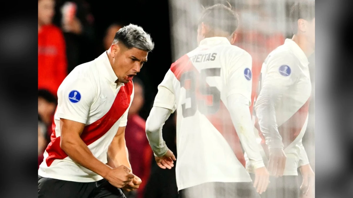 Foto:@Sudamericana. Maxi Salas, autor del primer gol, festeja su conquista. El correntino falló un penal también