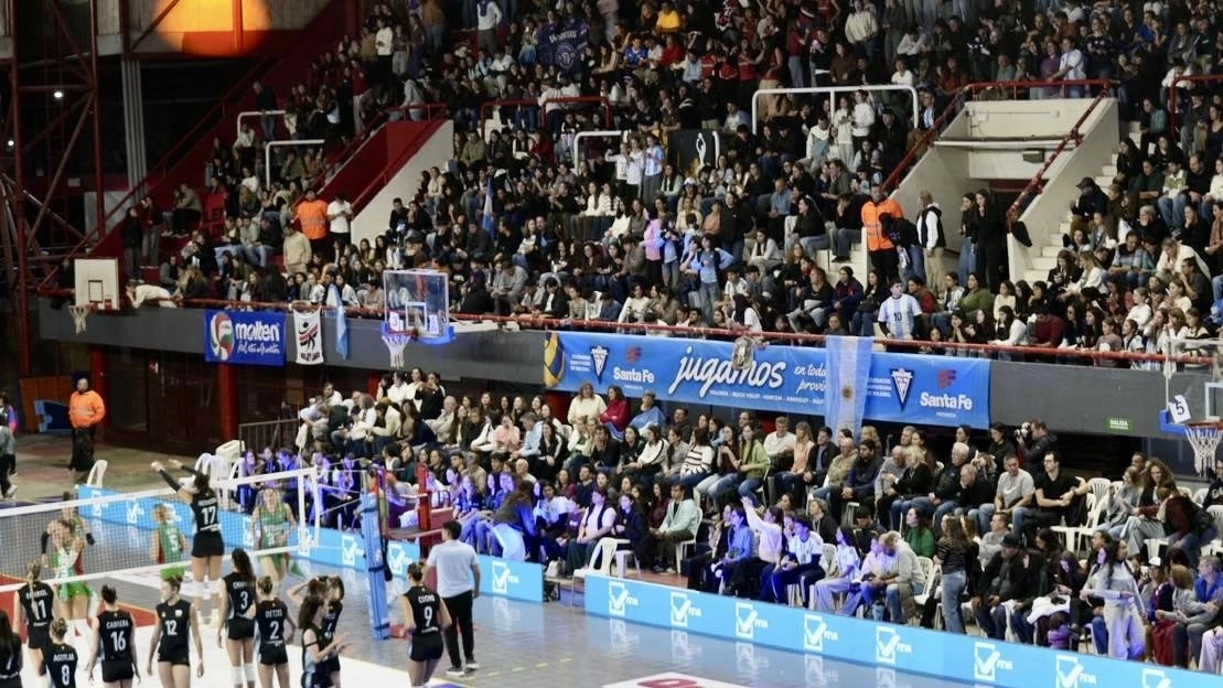 Las instalaciones del club Unión desbordó para ver a las Panteras en acción y festejar con las chicas | Foto: Feva.&nbsp;