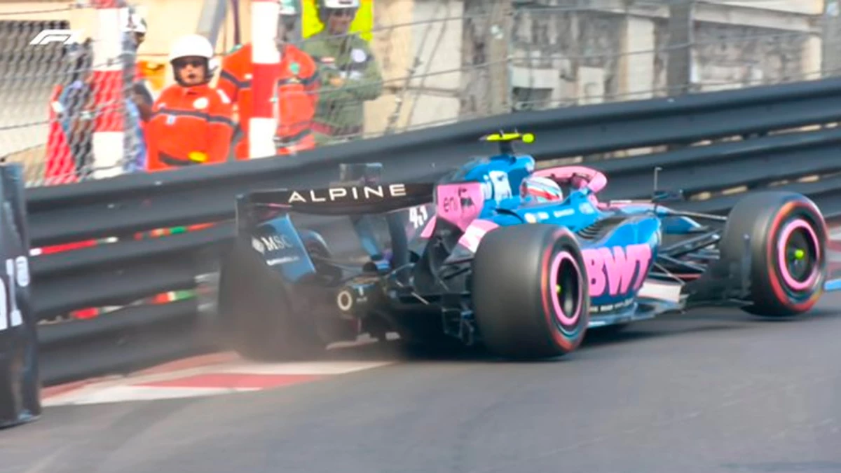 El coche A526 de Franco Colapinto impactó levemente contra los muros de contención del circuito de Mónaco. (Foto: @F1)