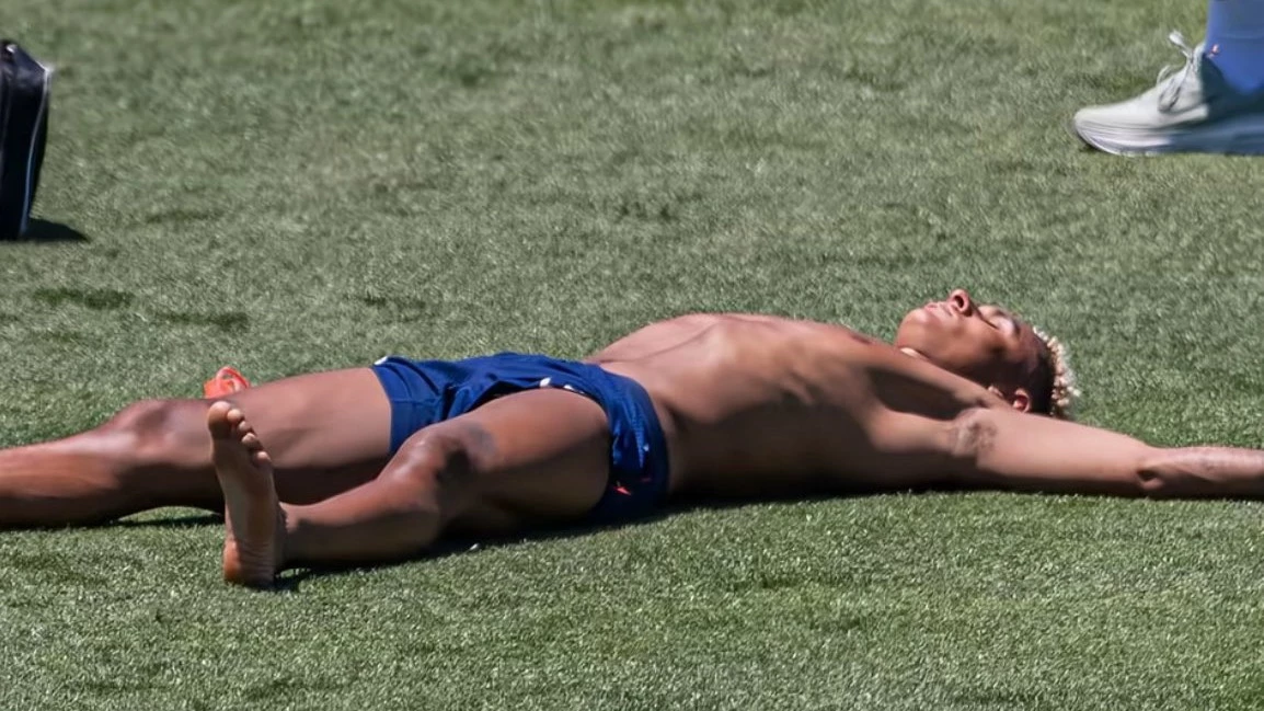 Jugadores noruegos agobiados por el calor de Carolina del Norte. foto: @fifa.