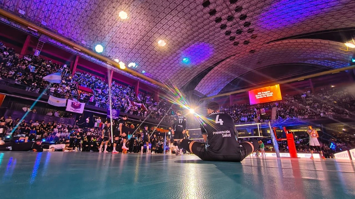 Foto: FEVA. El último amistoso de Argentina antes de la VNL se jugó en Rosario con un estadio repleto de hinchas.