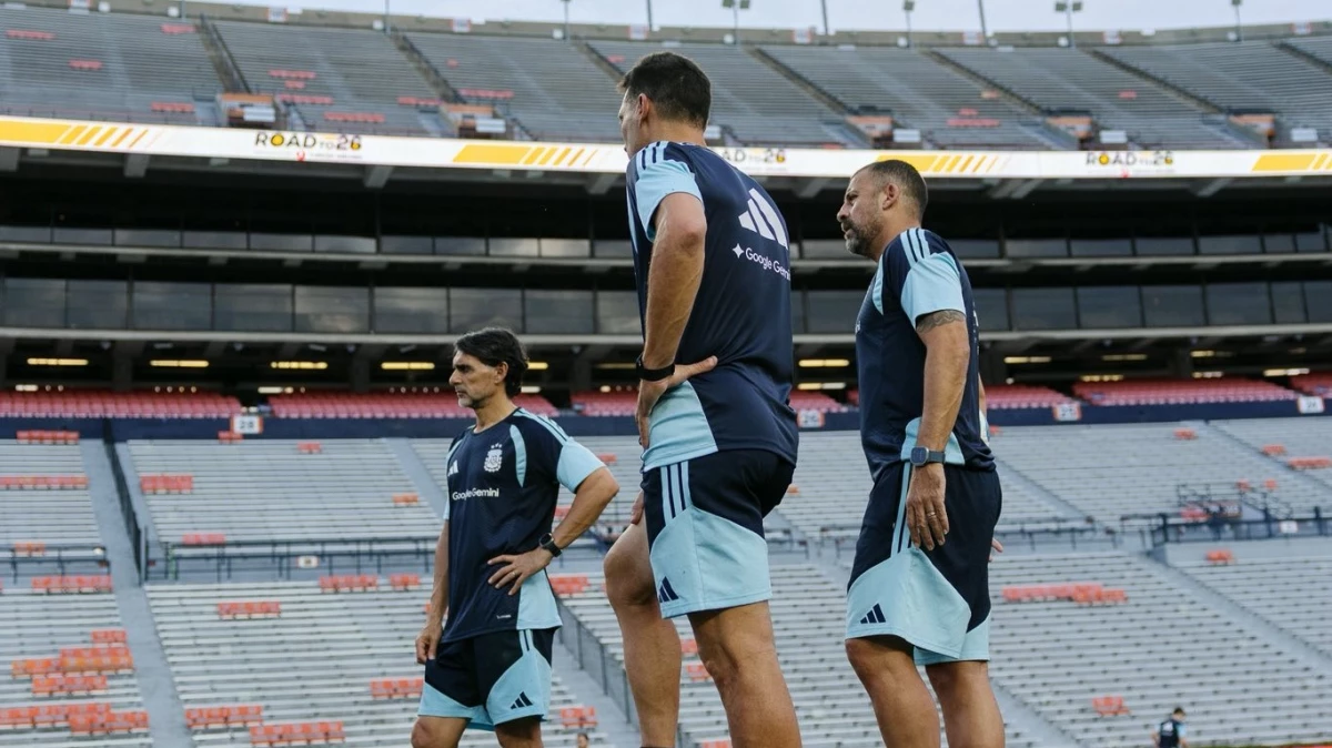 Foto: Scaloni hizo aclaraciones sobre la tergiversación de un medio español respecto de quien mandaba en la selección.