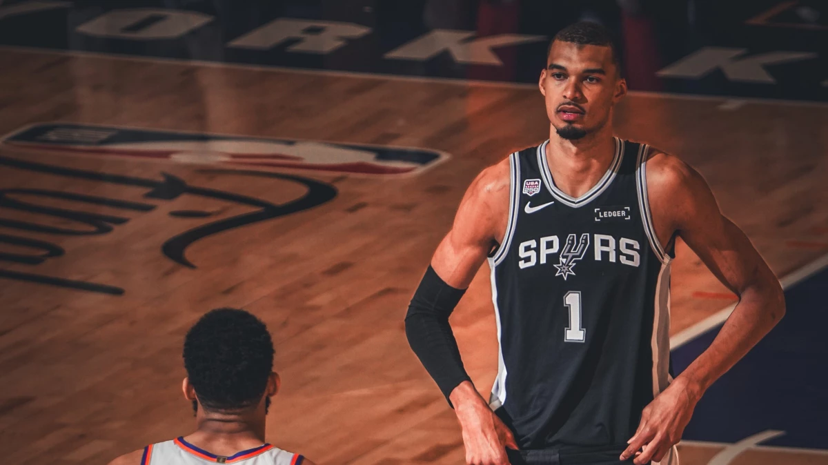 Foto del “X” de la NBA (@NBA).