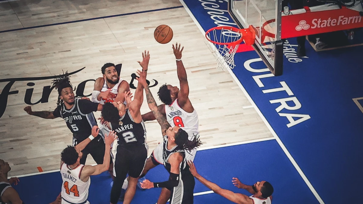 Foto del “X” de la NBA (@NBA).